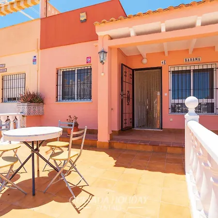 Mediterranean In La Mata, בית נופש