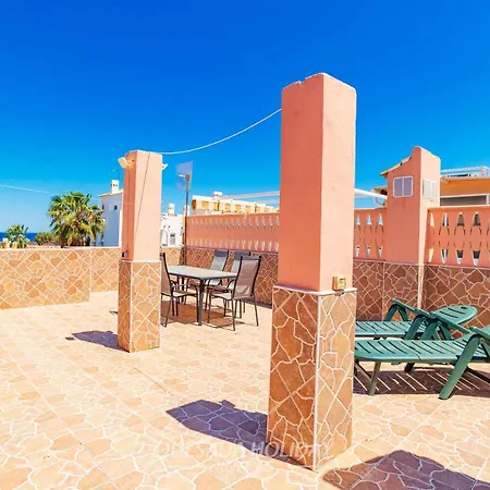 בית נופש Mediterranean In La Mata, *