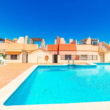 בית נופש Mediterranean In La Mata, טורבייחה