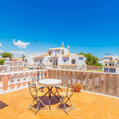 בית נופש Mediterranean In La Mata, *