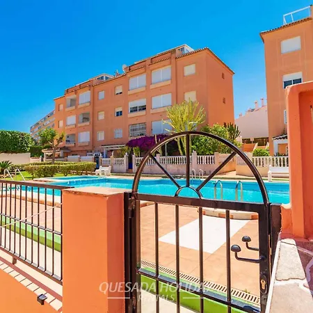 בית נופש Mediterranean In La Mata, טורבייחה